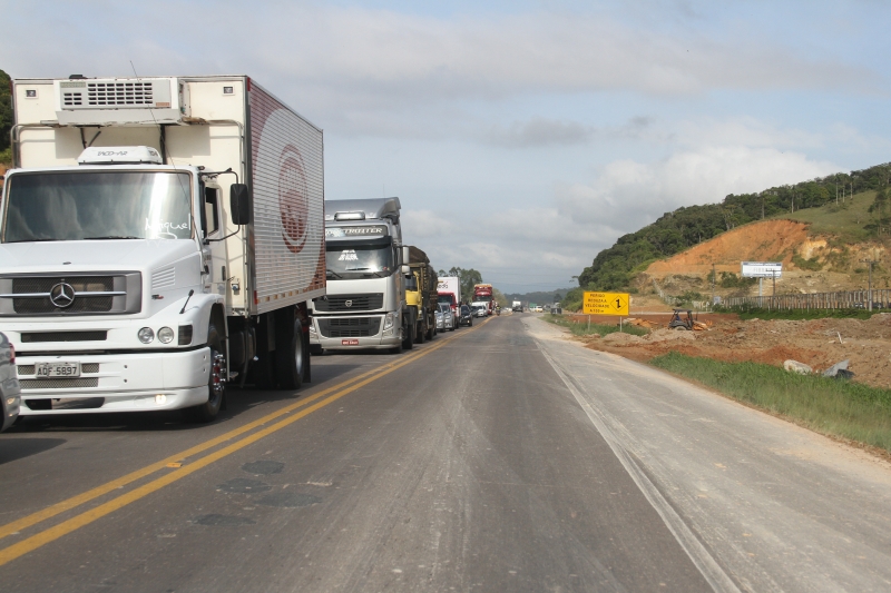 Registro de fila na BR-470. Foto: Filipe Scotti